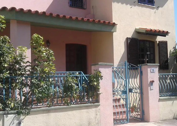 Orosei-sardegna-appartamento 5 Posti Letto Con Giardino * Orosei